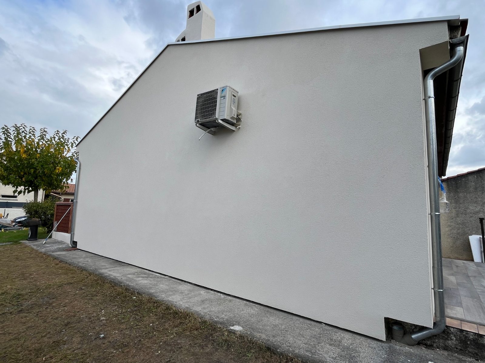Maison isolée par l'extérieur à Castelginest, après
