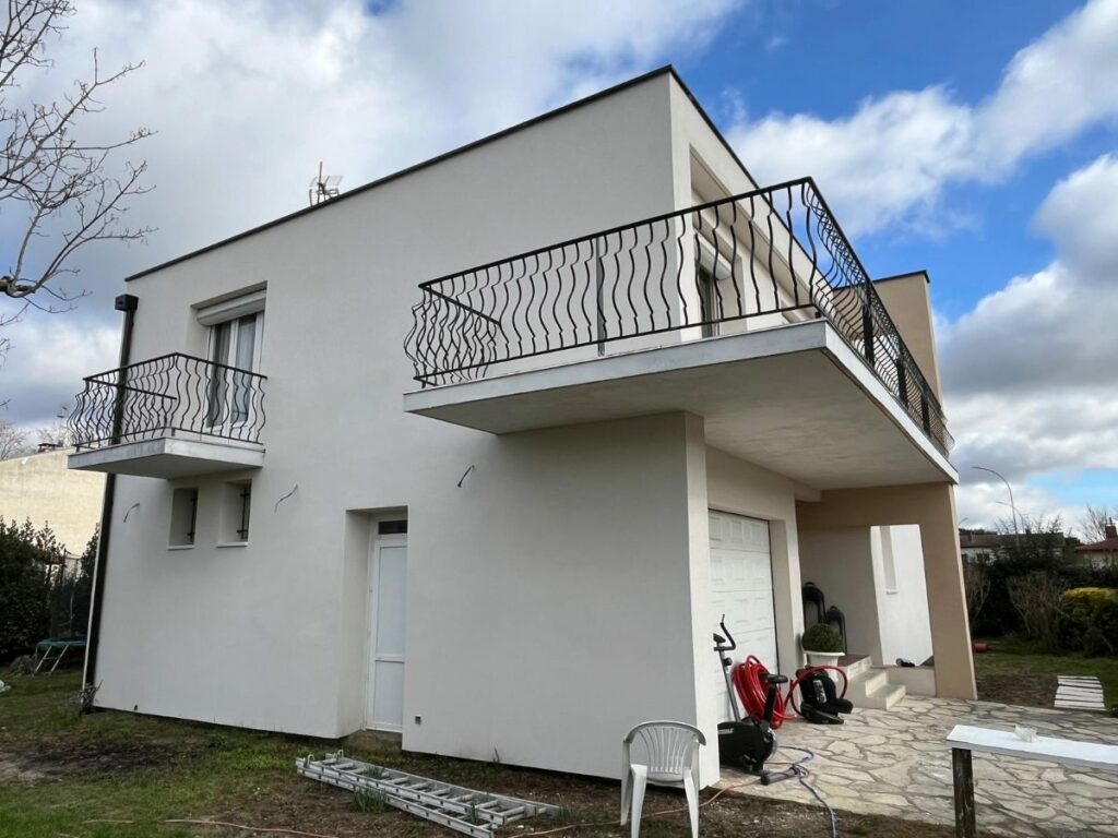 Cugnaux, 264 m² : Façade, isolation par l'extérieur, après travaux