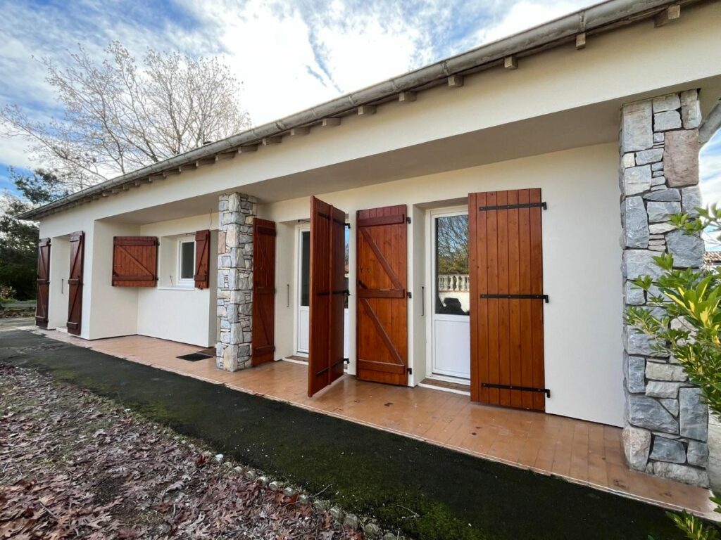 La Salvetat-Saint-Gilles, 140 m² : Façade, isolation par l'extérieur, après travaux