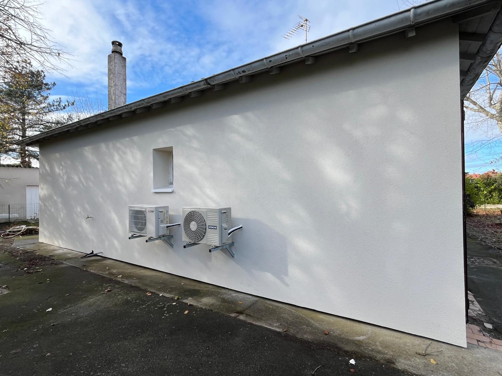 Maison de plain-pied isolée par l'extérieur à La Salvetat-Saint-Gilles, après