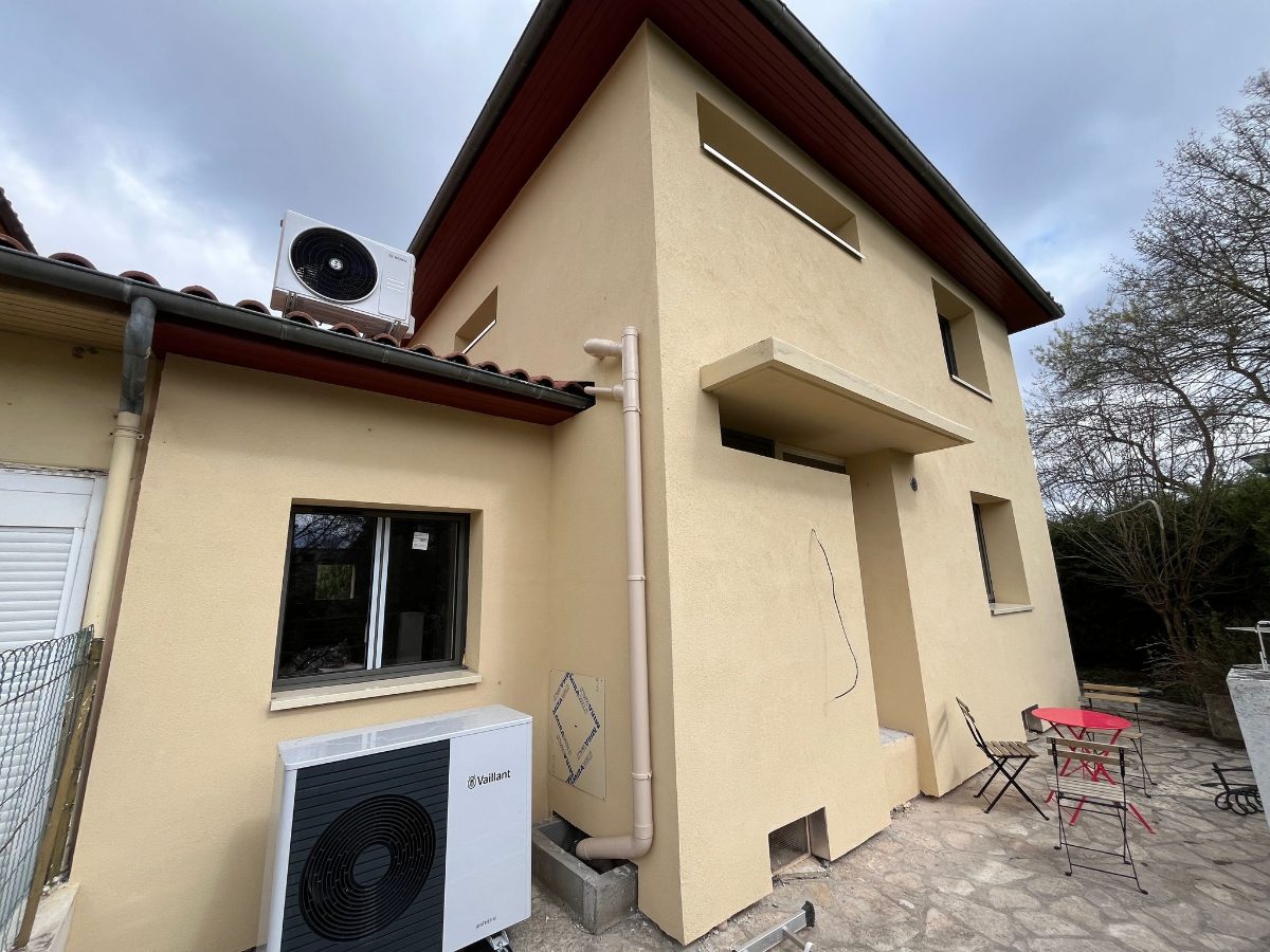 Maison au bord de la Garonne, 148 m² : Façade, isolation par l'extérieur, après travaux