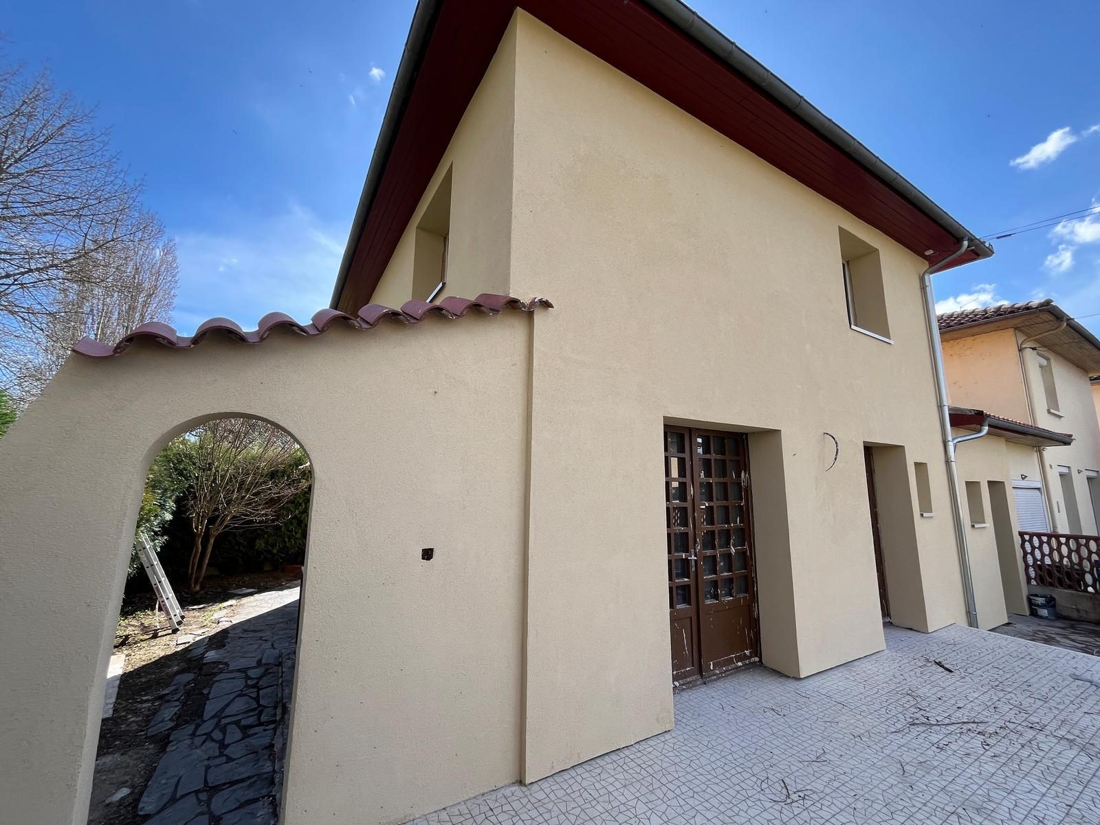Maison au bord de la Garonne isolée par l'extérieur, après