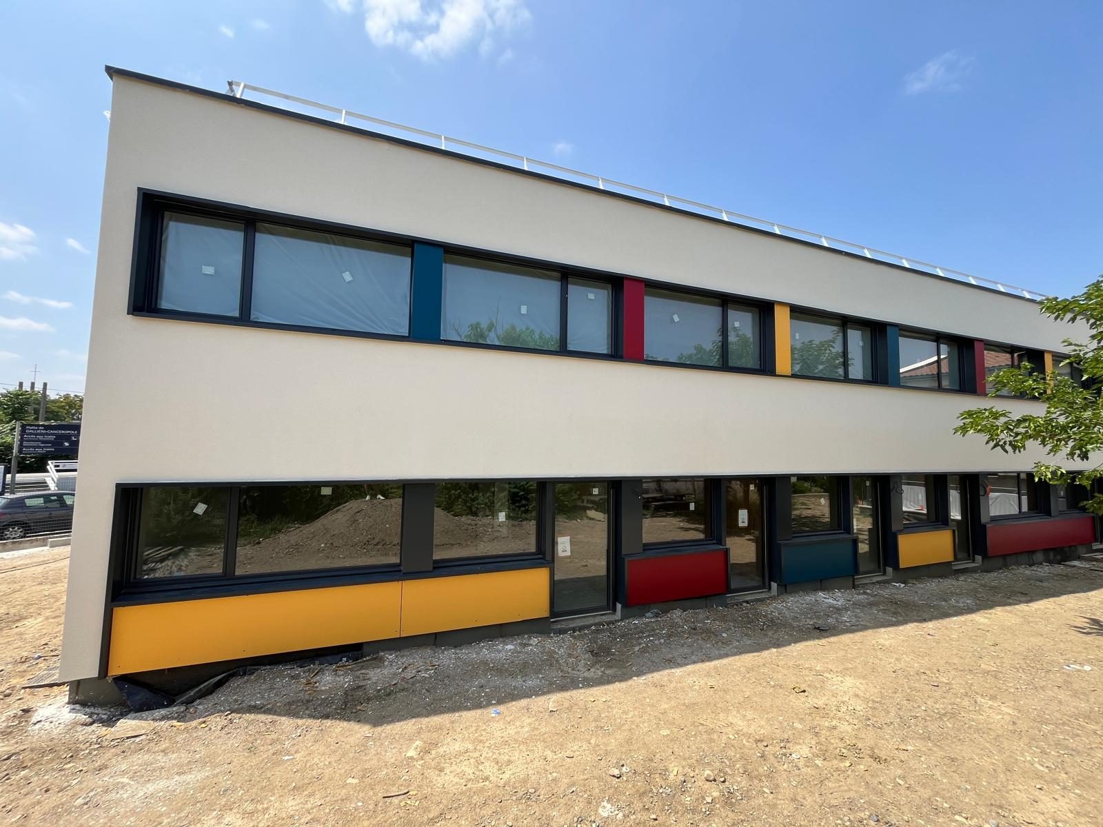 Bâtiment professionnel isolé en fibre de bois, après