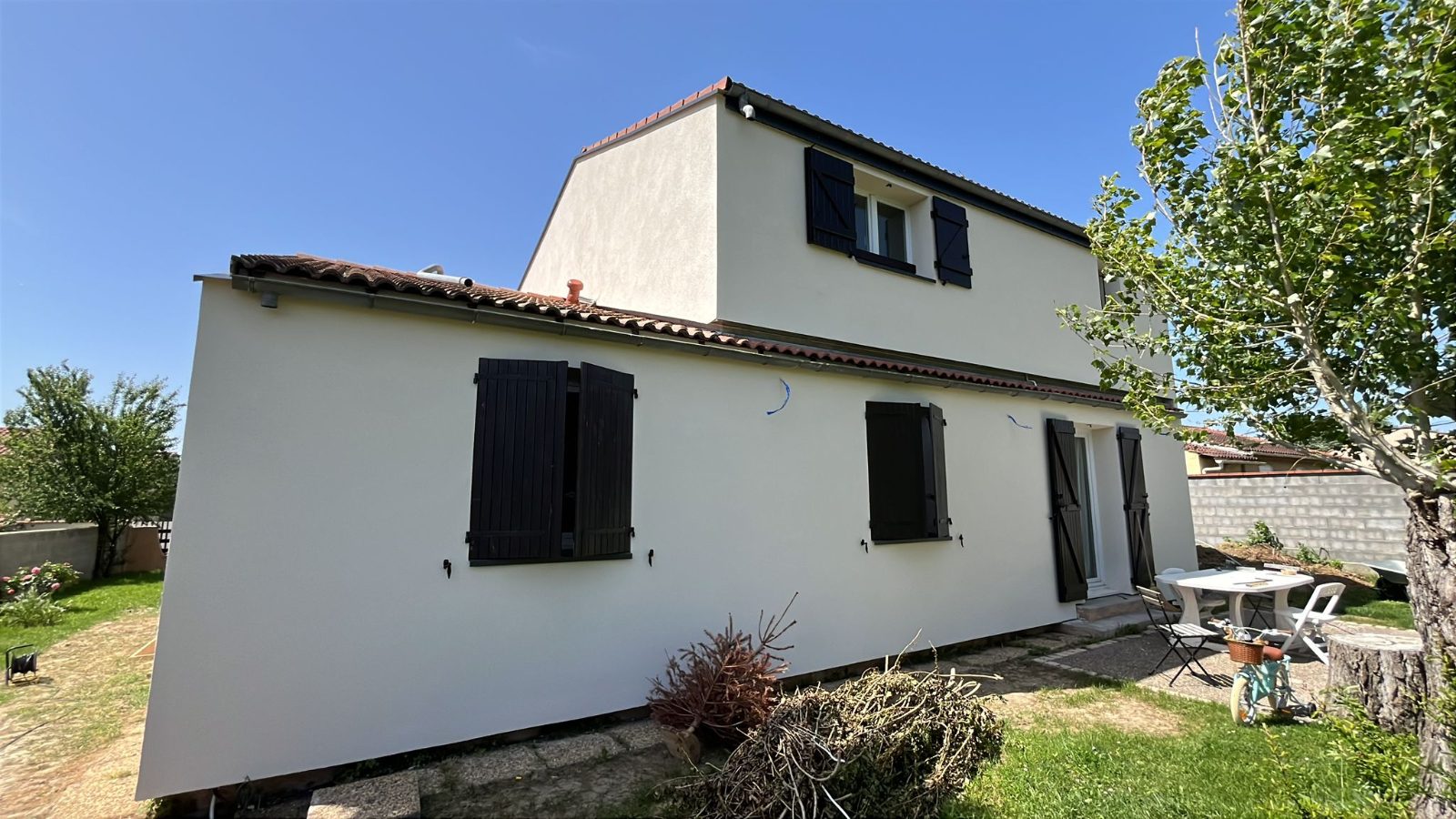 Maison Phénix isolée par l'extérieur, après