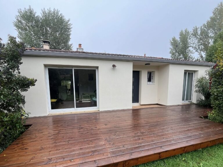 Maison à ossature bois : Façade, isolation par l'extérieur, après travaux